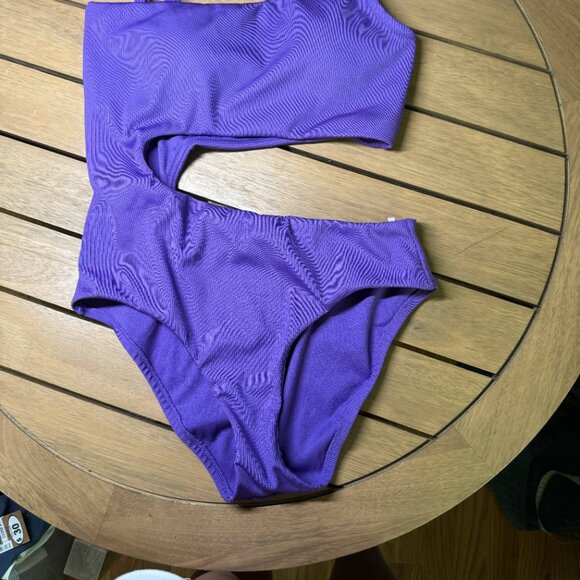 Bar III  Purple Micro Rib One-Shoulder Cutout One-Piece Swimsuit Size Medium - Picture 7 of 10